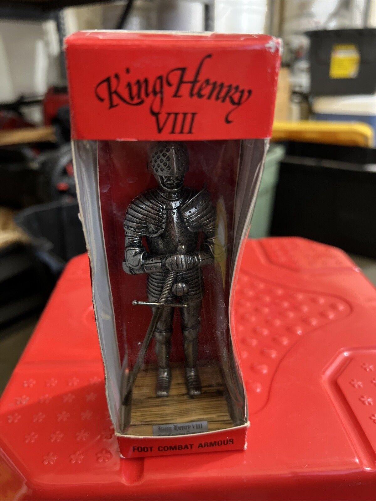 Collectible King Henry VIII - Foot Combat Armor - Metal Knight Figurine