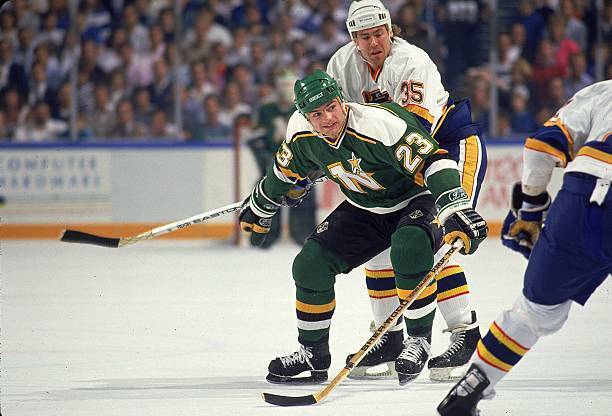 6x4 OLD NHL HOCKEY PHOTO Minnesota North Stars Brian Bellows 1990