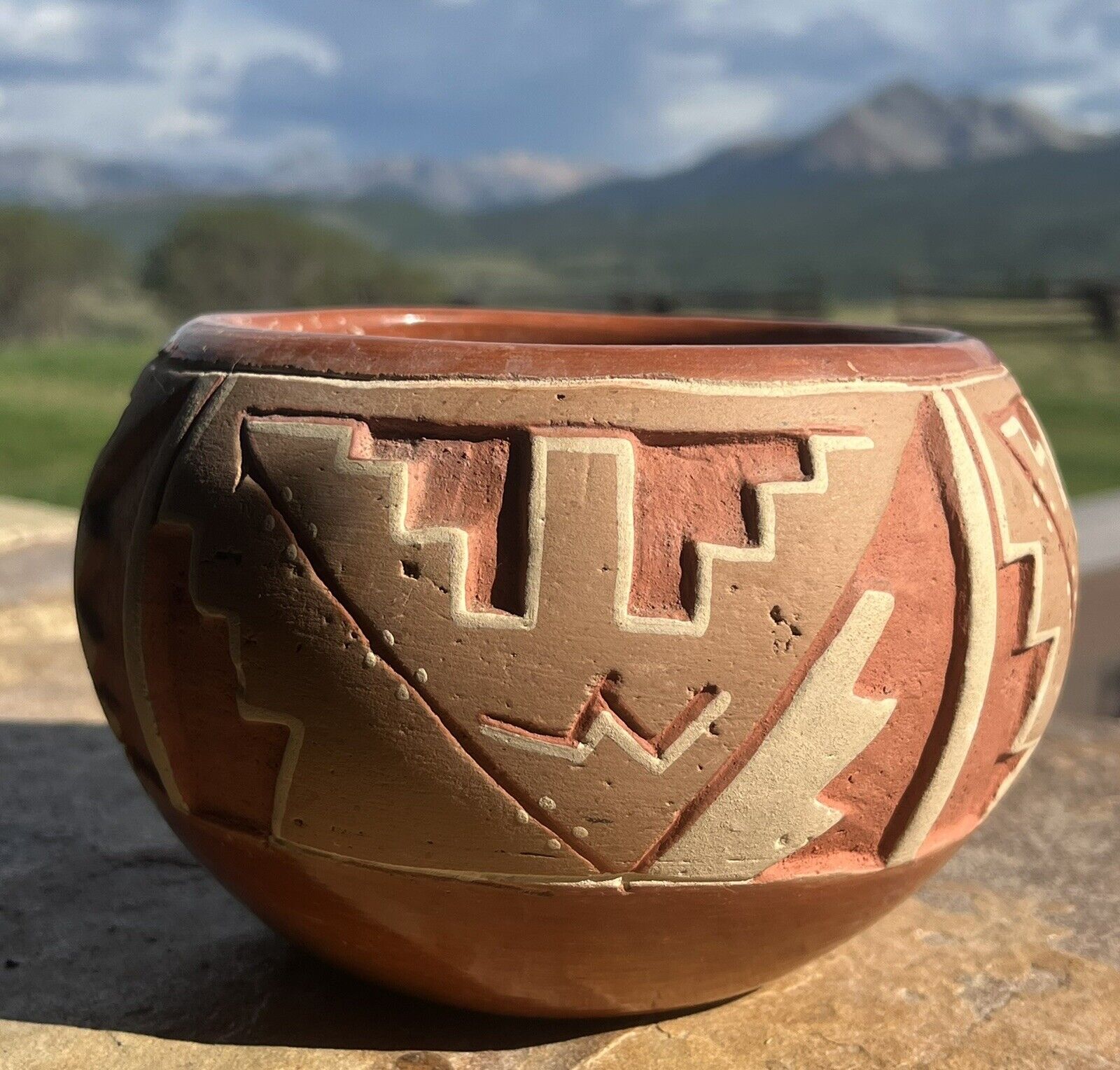 VTG  Native American Tomosita Montoyo  Pueblo  Hand carved Redware Signed