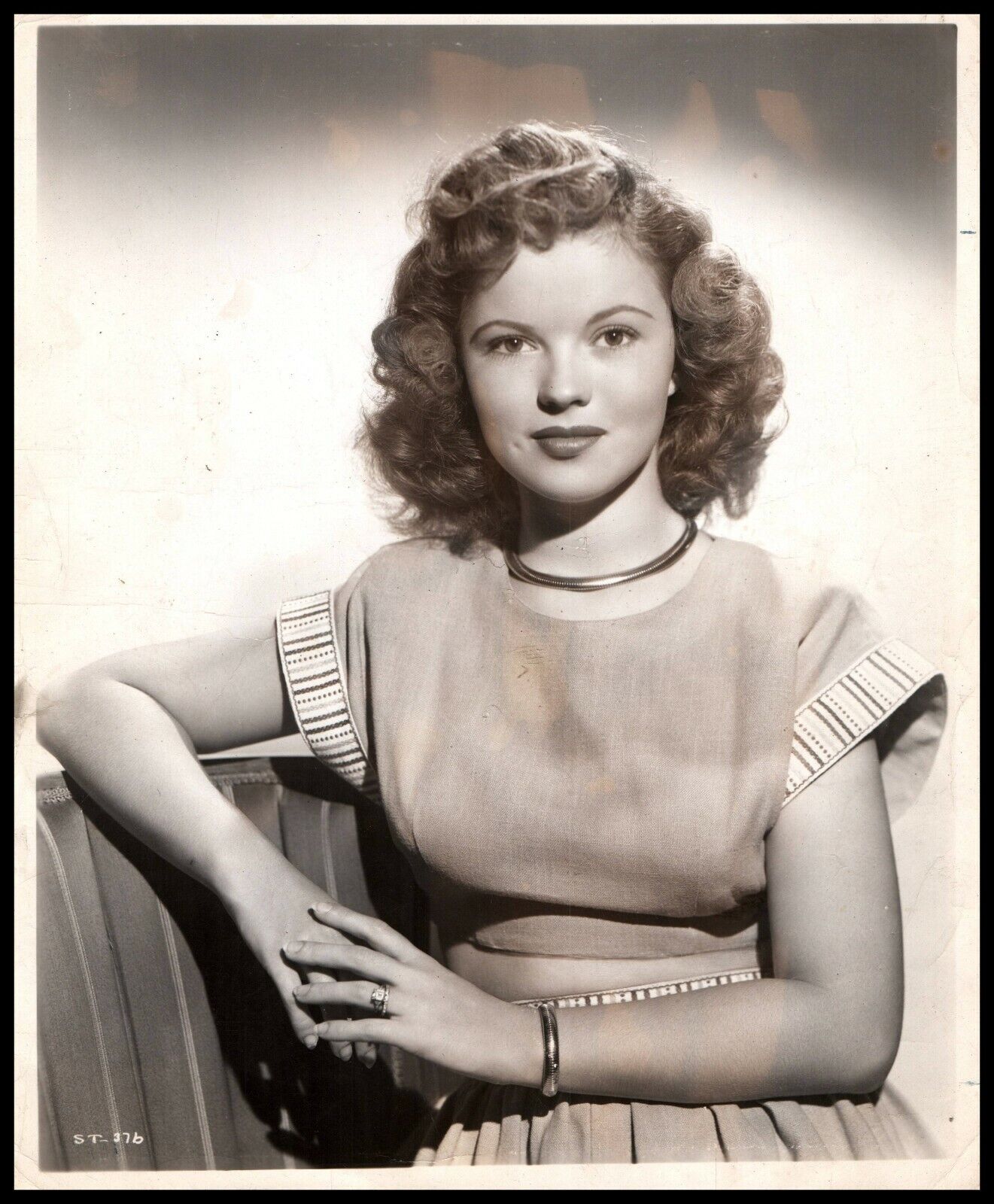 Hollywood Beauty SHIRLEY TEMPLE 1940s STUNNING PORTRAIT ORIGINAL Photo 554      