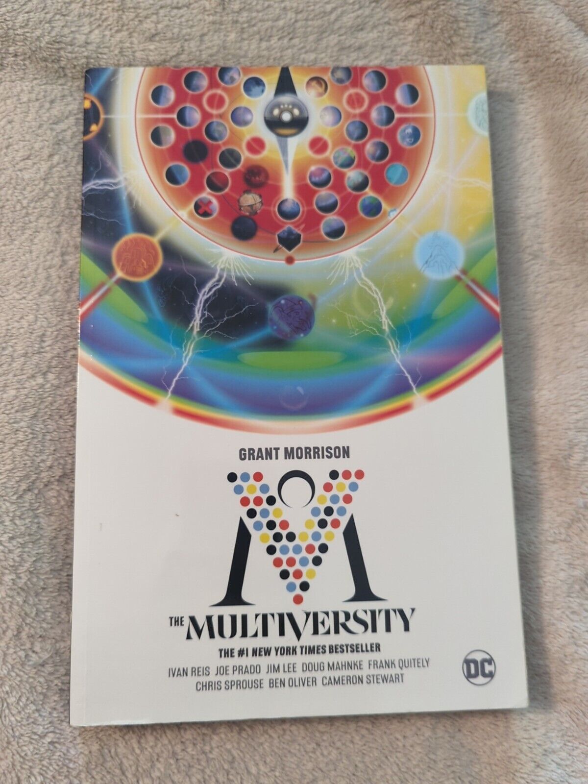 The Multiversity: the Deluxe Edition (DC Comics December 2015)