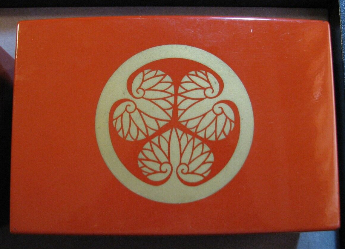 Vintage Mid-Century Japanese Mon Family Crest Domed Lacquer on Plastic Box