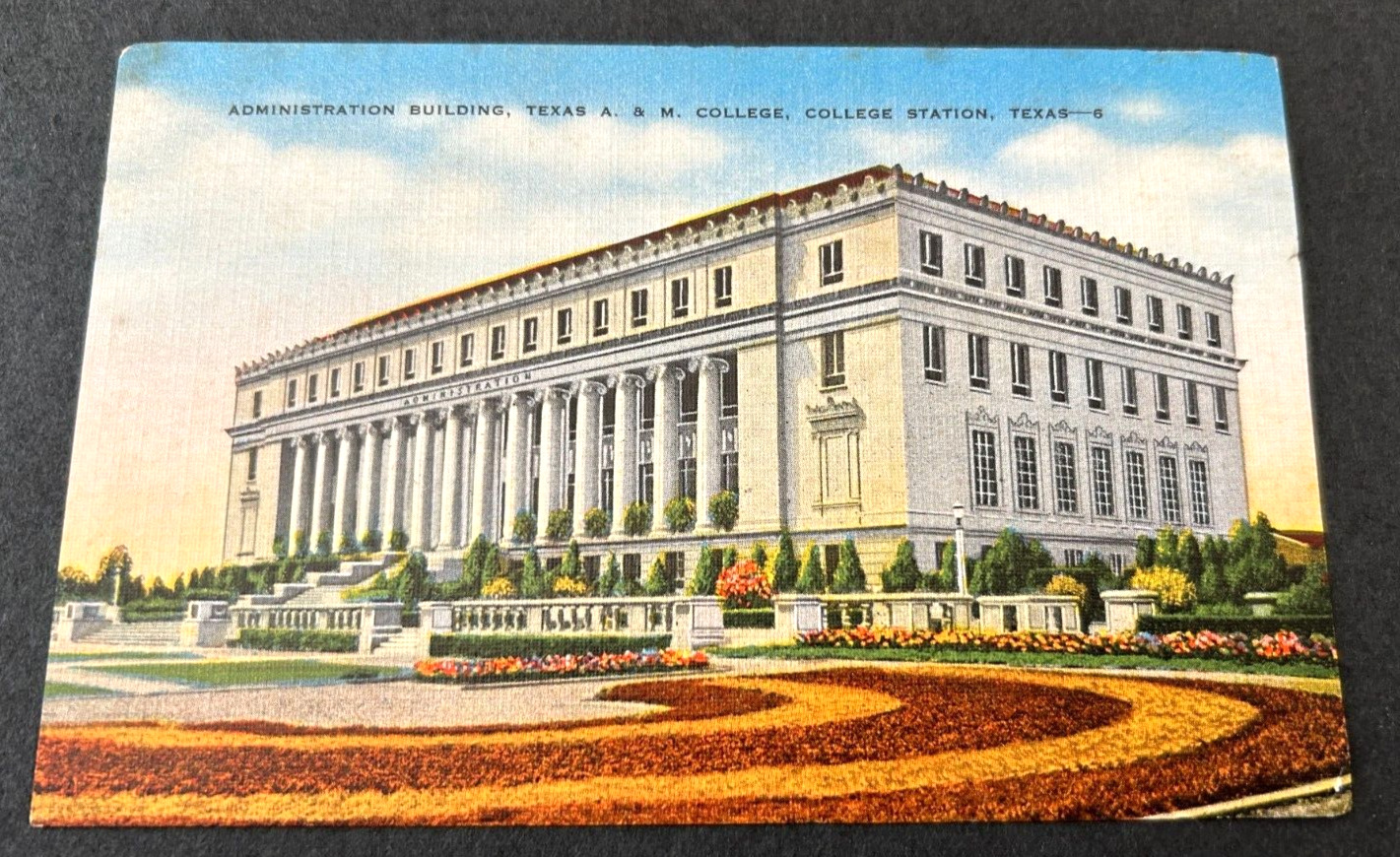 VINTAGE TEXAS A&M COLLEGE ADMINISTRATION BUILDING POSTCARD UNPOSTED