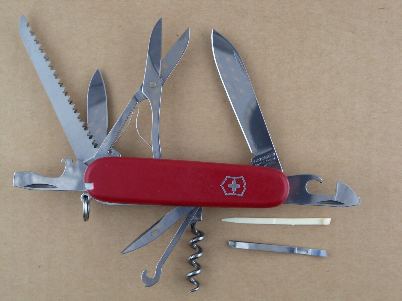 Victorinox Huntsman Swiss Army Pocket Knife - Red - Scissors & Saw - Very Good
