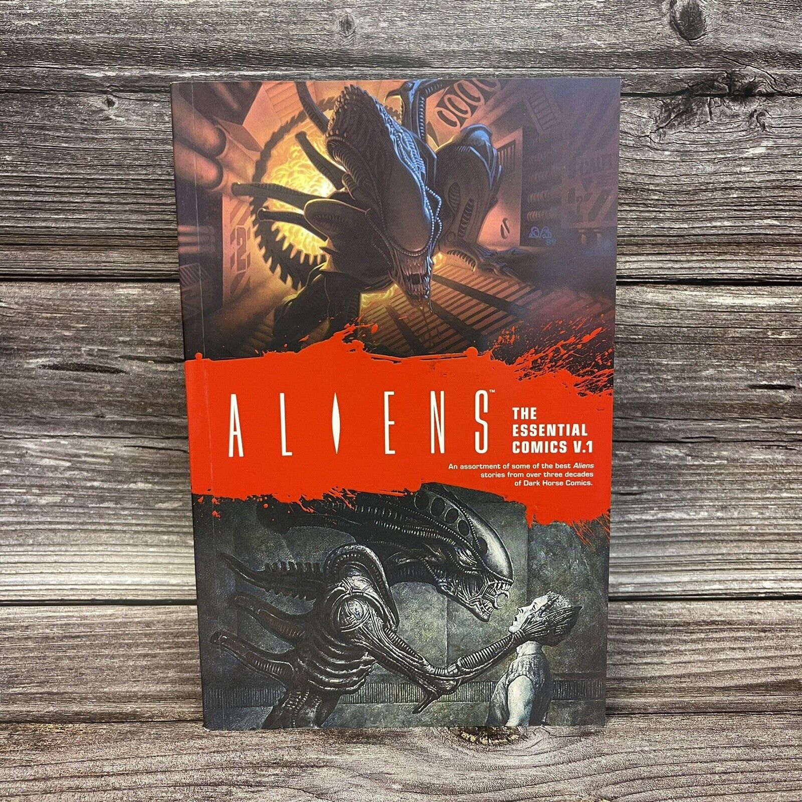 Aliens: The Essential Comics V1 Volume 1 Dark Horse