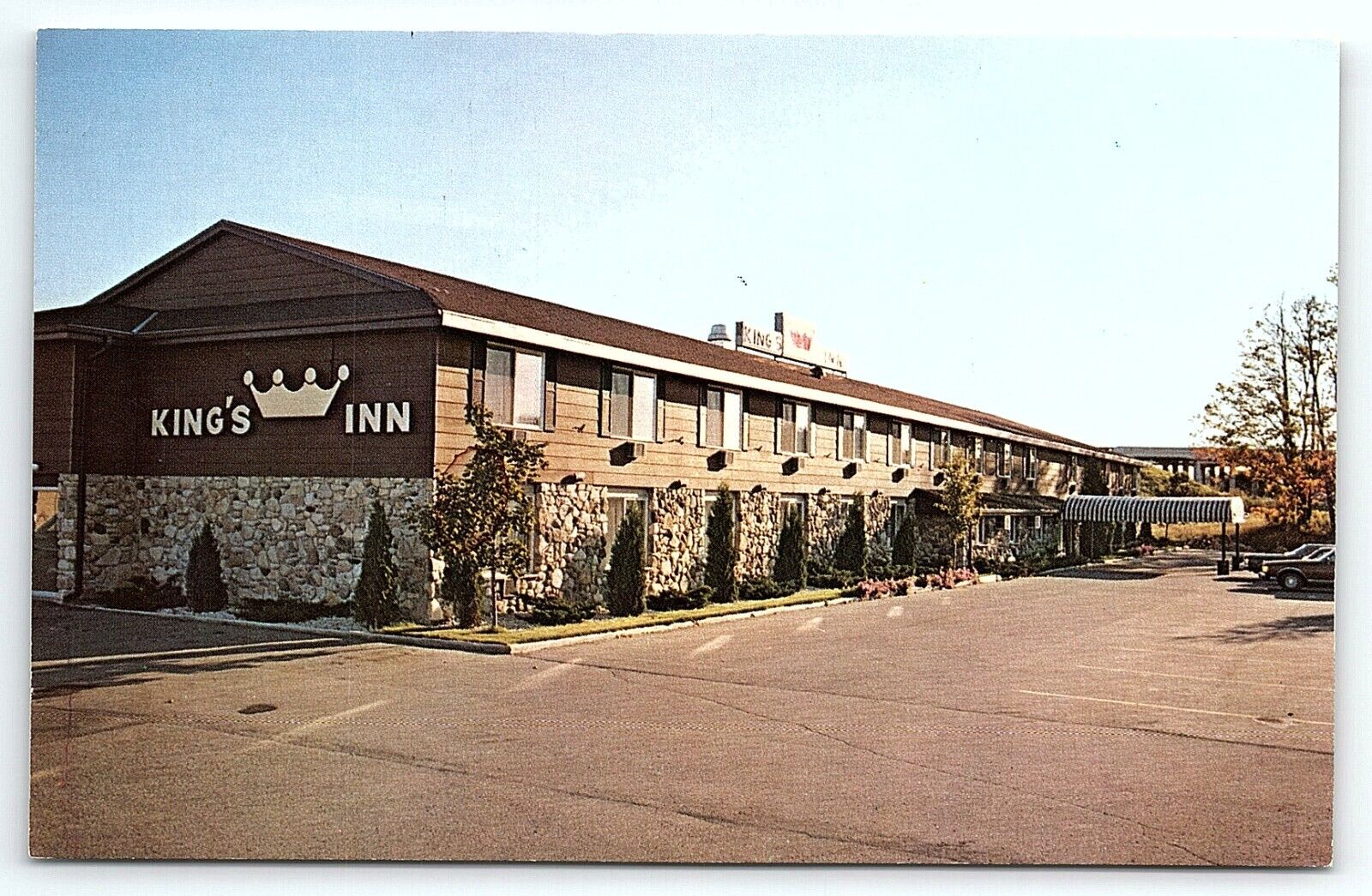 1970s STURGEON BAY WISCONSIN KING\'S INN MOTEL HOTEL GREEN BAY RD POSTCARD P3166