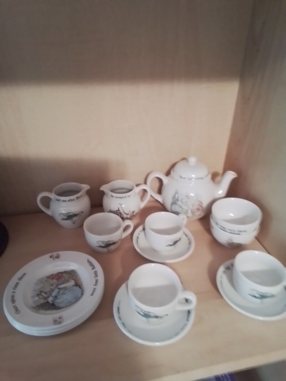 (15 pieces) Vintage Wedgwood Beatrix Potter Peter Rabbit Tea Set