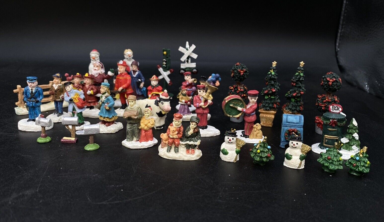 Lemax Christmas Village Snowman Cow Fireman Police Lot 33 Victorian Trees Fence