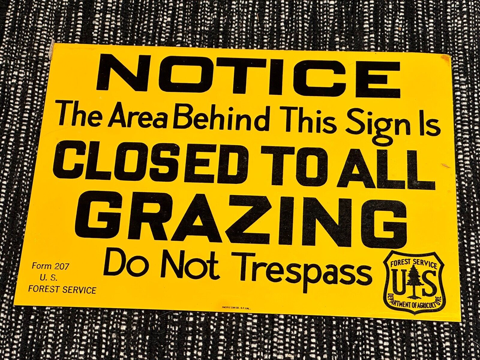Vintage USFS US Forest Forestry Service ”CLOSED TO ALL GRAZING” Metal Sign