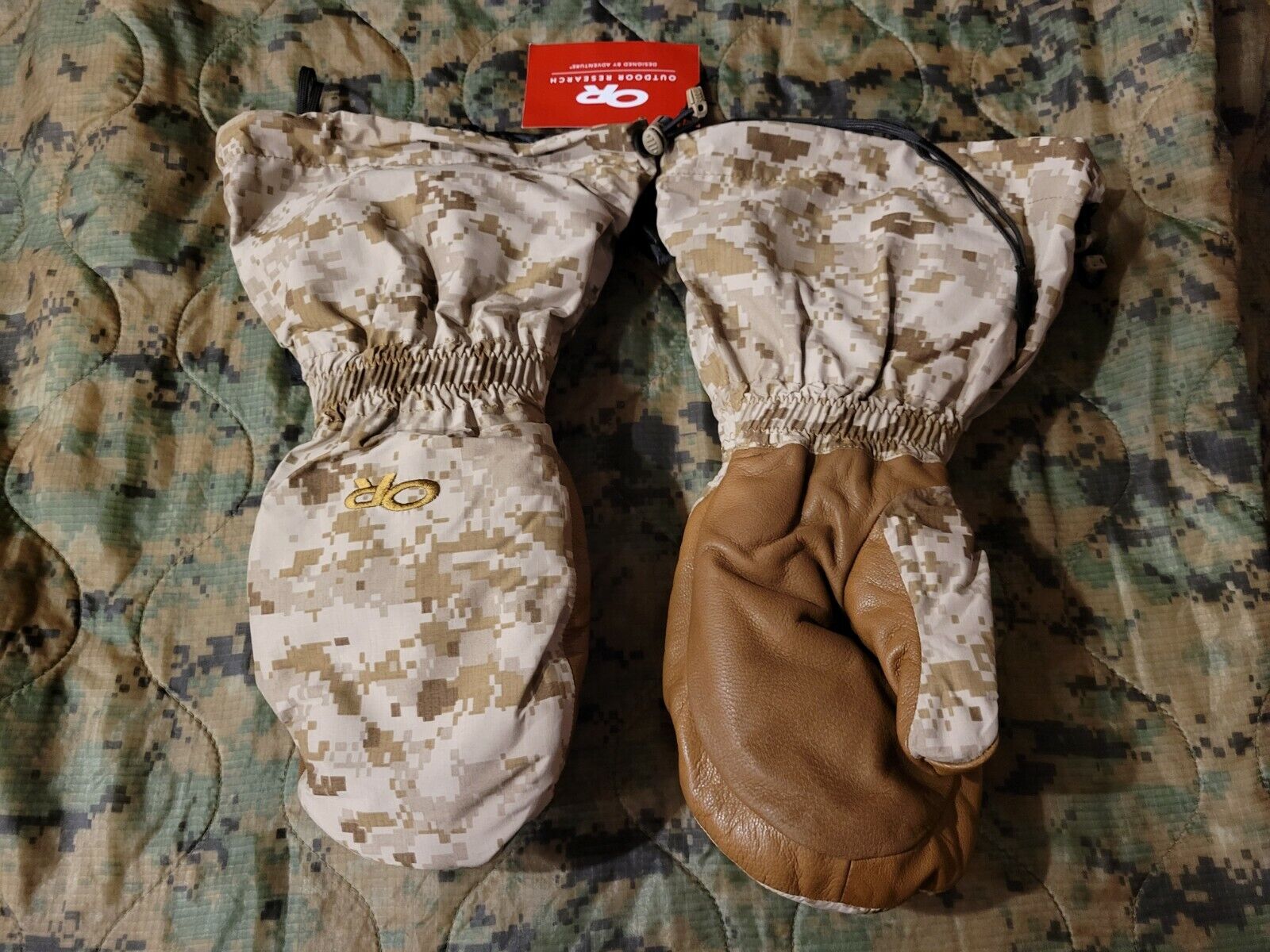 NEW WITH TAGS LARGE OUTDOOR RESEARCH AOR1 FIREBRAND MITTENS WITH LINERS.