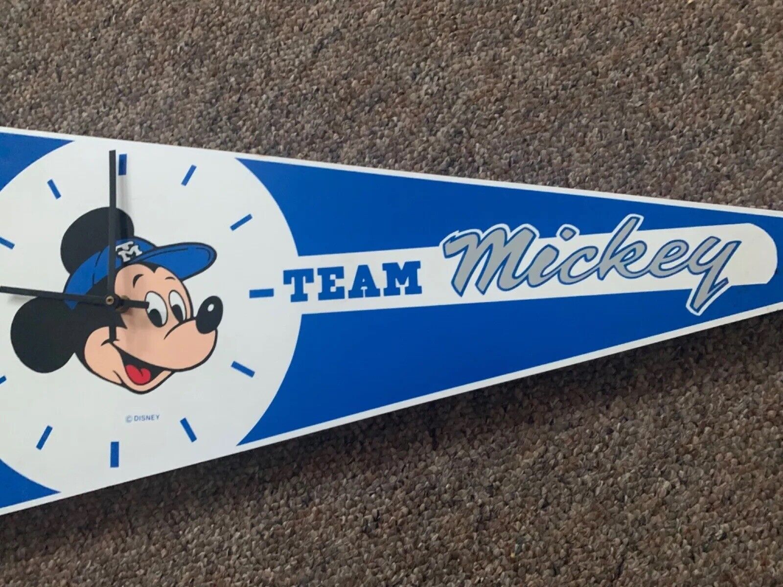 RARE, 1991 vintage Disney,  TEAM Mickey, pennant clock, baseball, collectors,