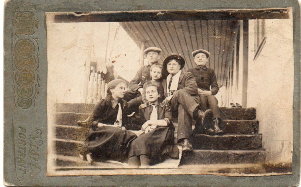 RUSSIA 1913 FAMILY PORTRAIT CDV PHOTO