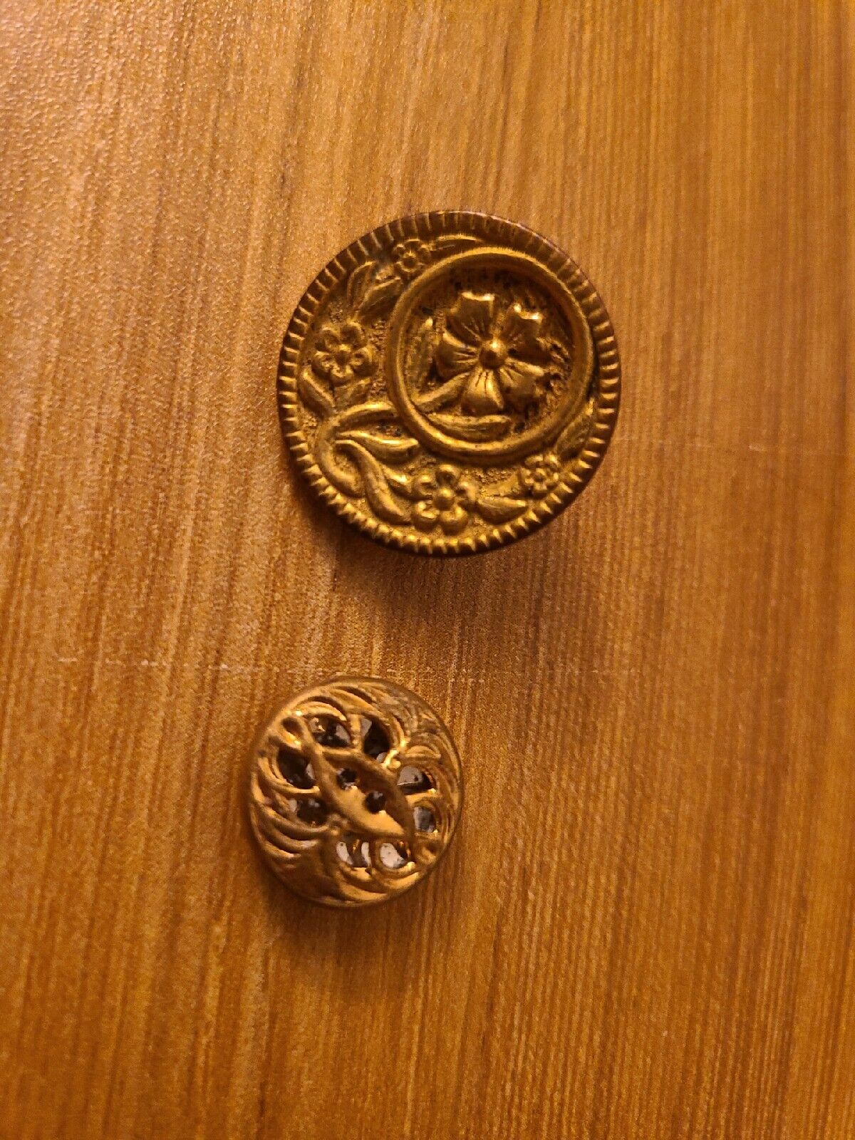 Antique Vintage Metal Brass Floral Buttons  sewing 