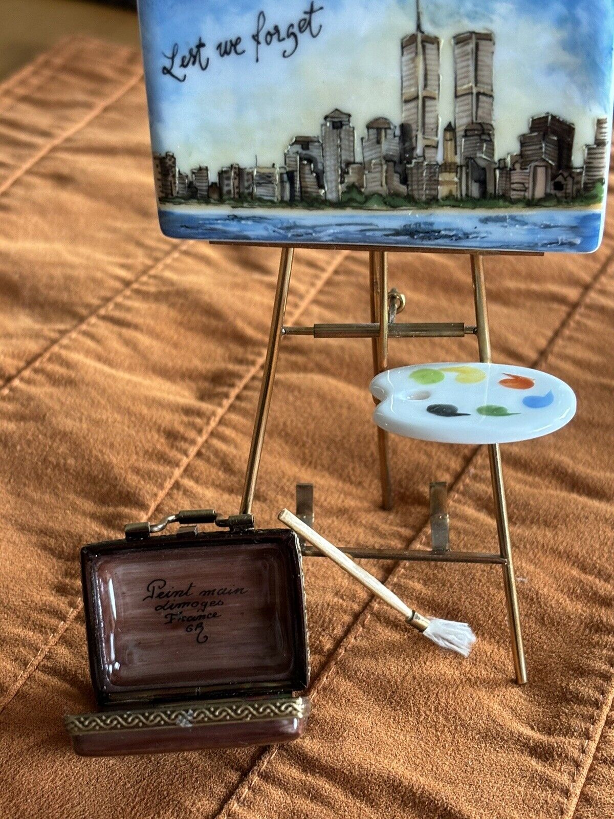 Artist Peint Main Easel Limoge France With Painting Box Brush Roger & Buttons #
