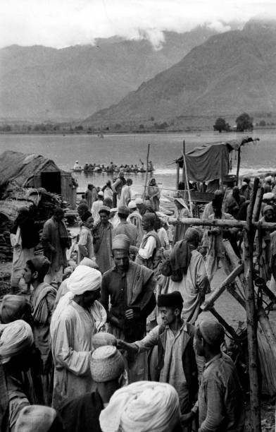 India, Market Day On The Lake In Kashmir Dhal, 1952 OLD PHOTO