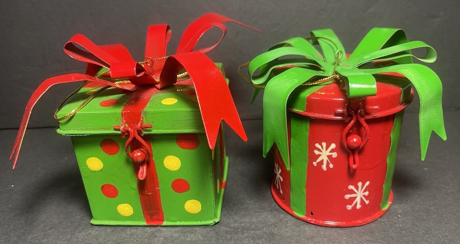 Red & Green Metal Hinged Gift Box Ornaments Square Round Ribbons Bows Trinket