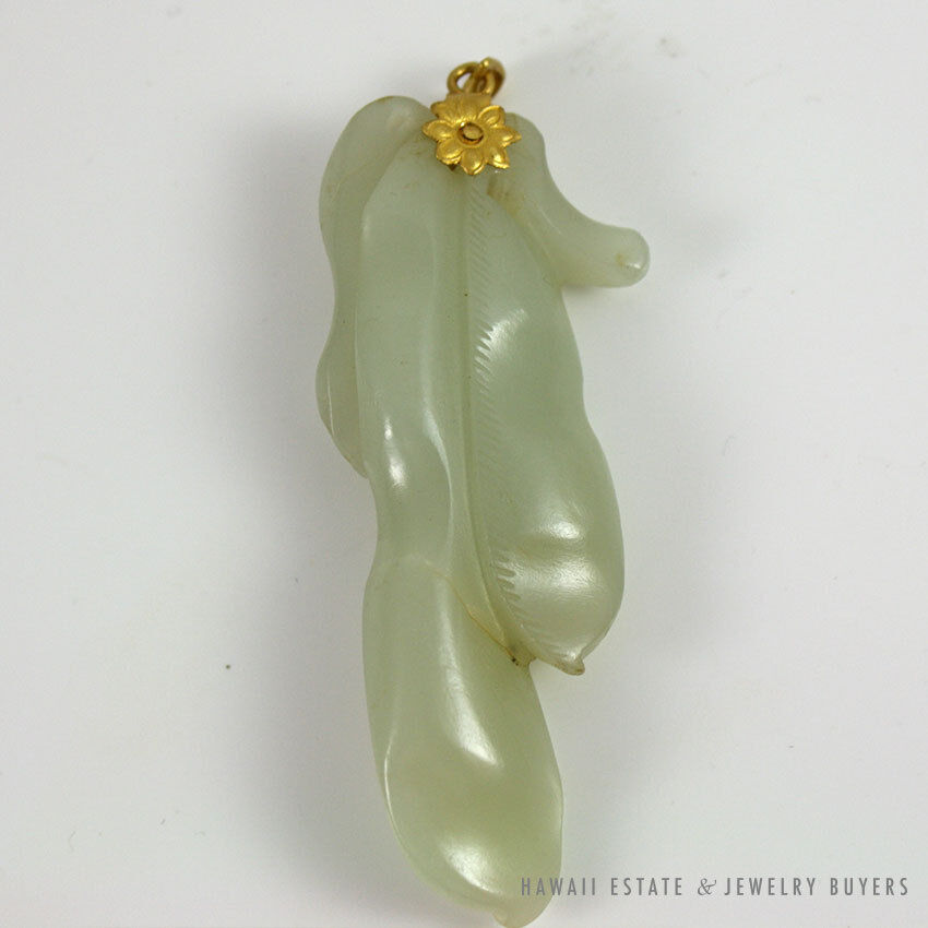  IMPORTANT 19C CHINESE MUTTON FAT WHITE JADE CARVED FRUIT YELLOW GOLD PENDANT