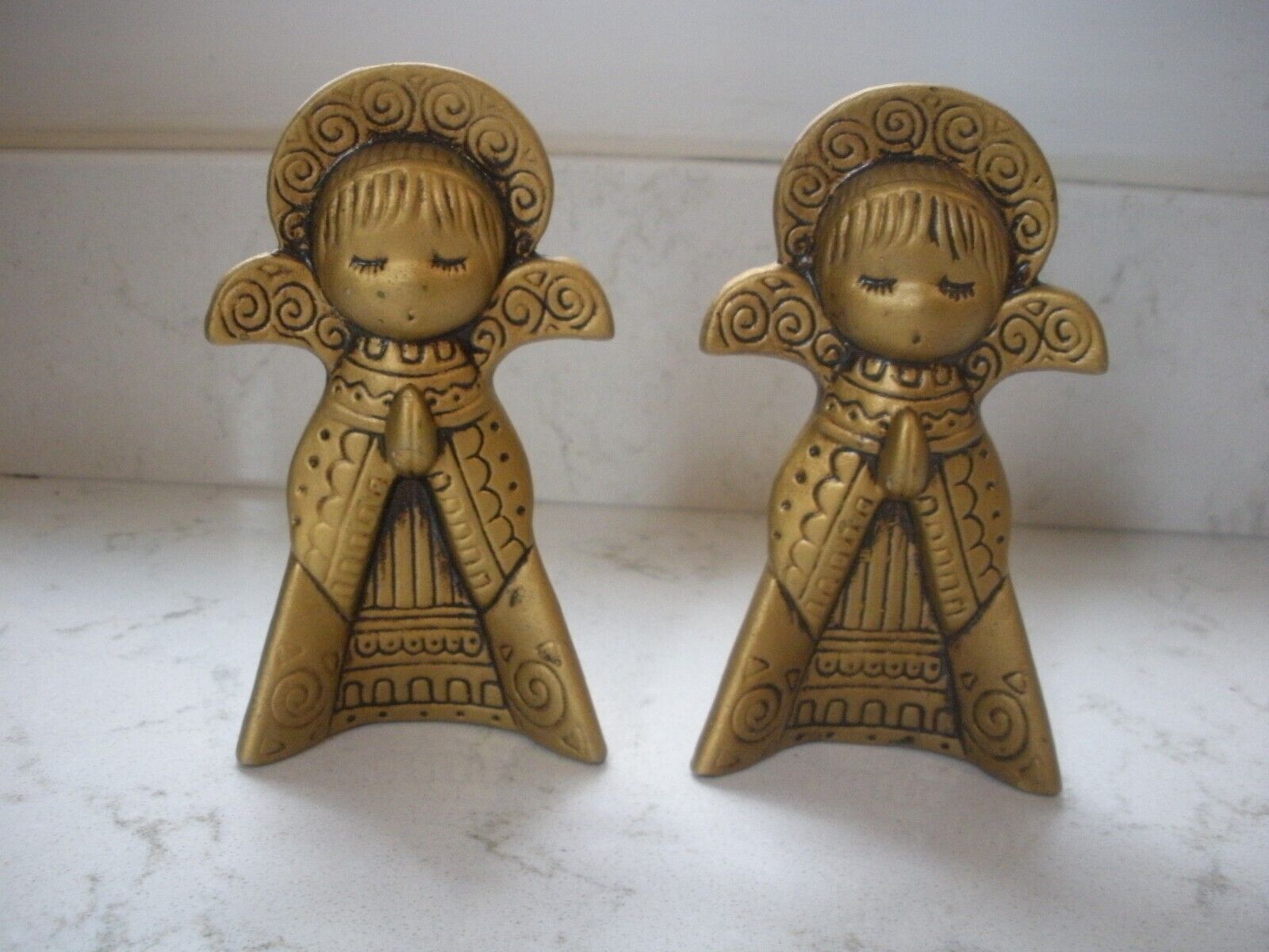 vintage gold ceramic Christmas praying angels MCM mid century 5\