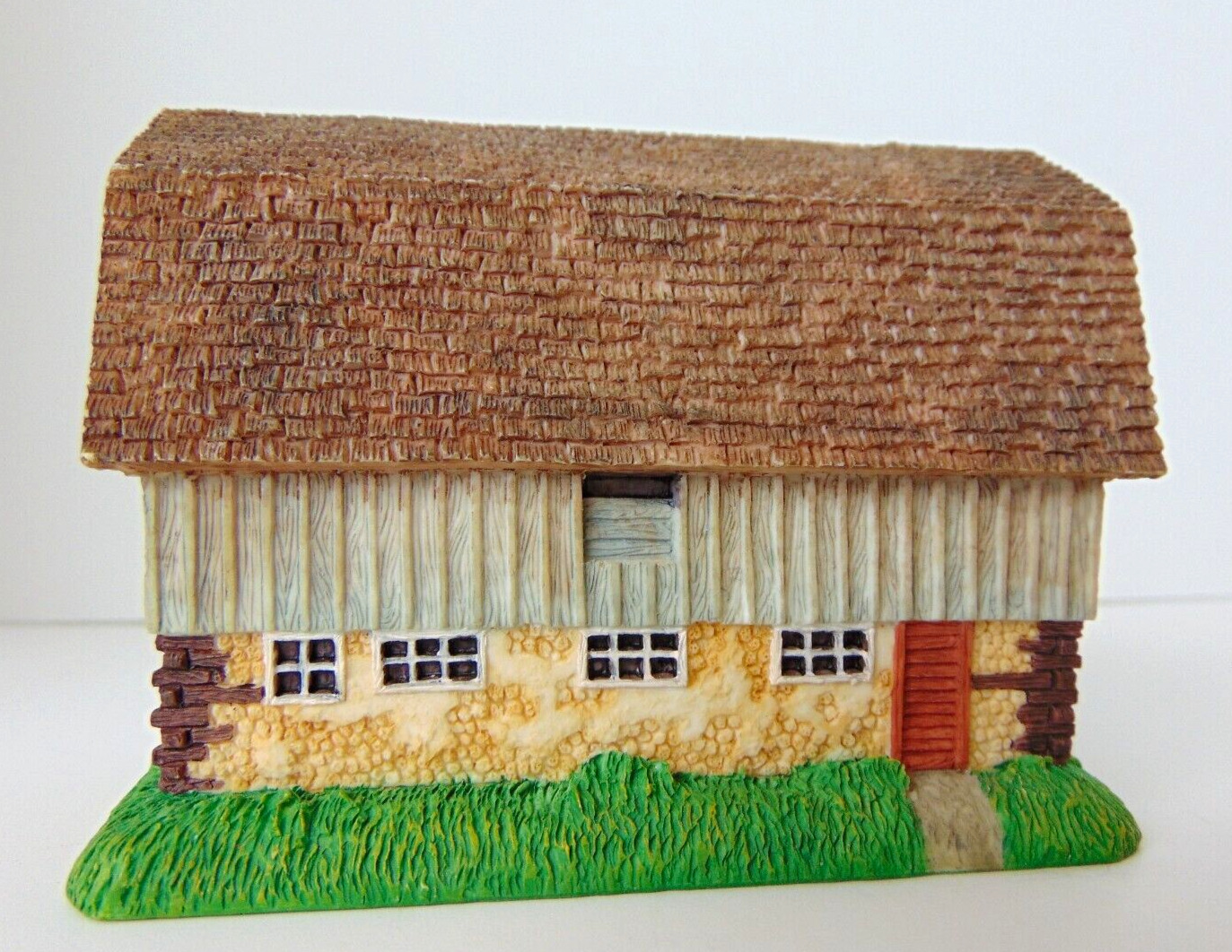 Miniature Clay/Resin Composite Barn-Tall Hipped Roof 3\