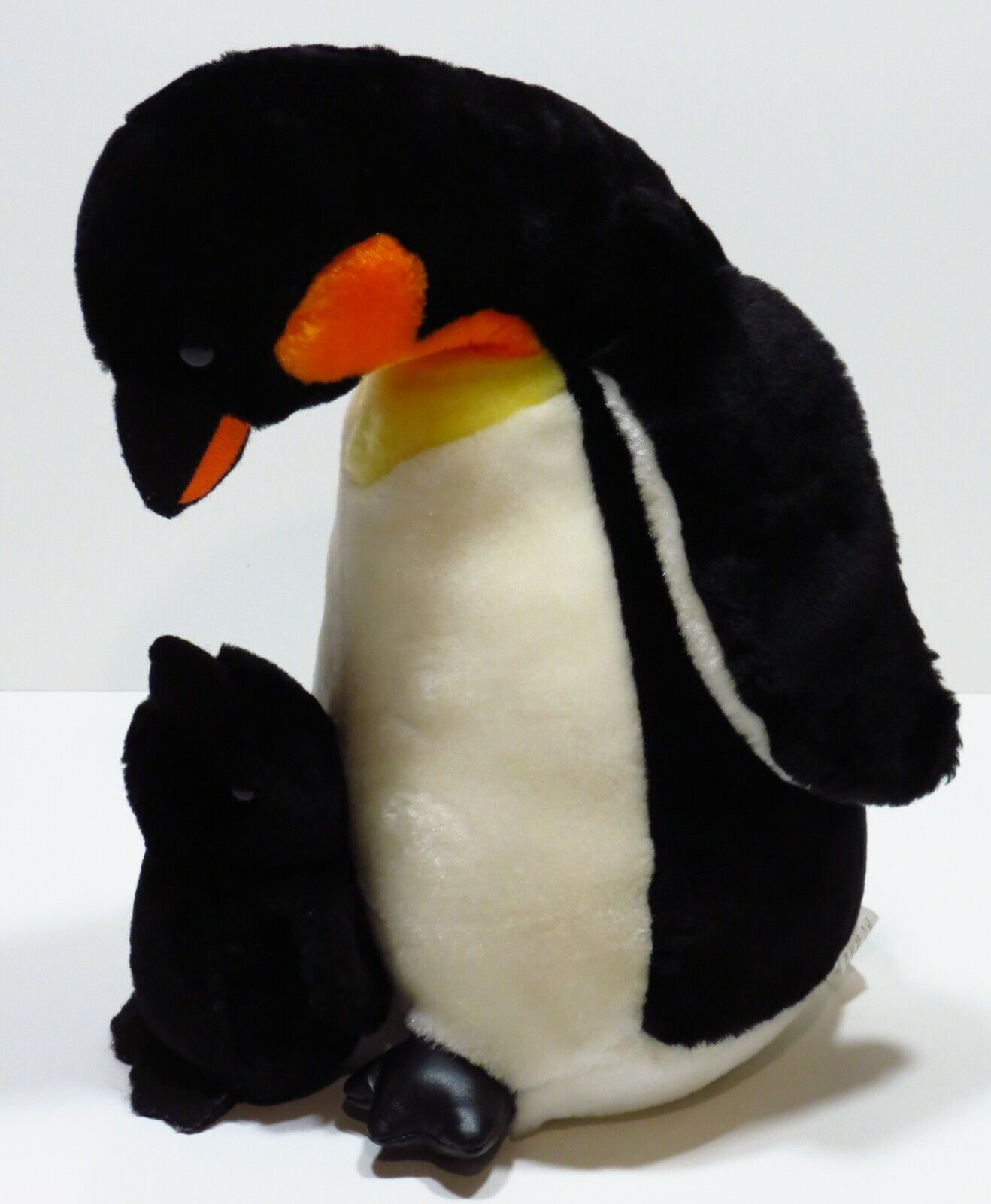 Mama Emperor Penguin & Baby Chick Realistic 12\