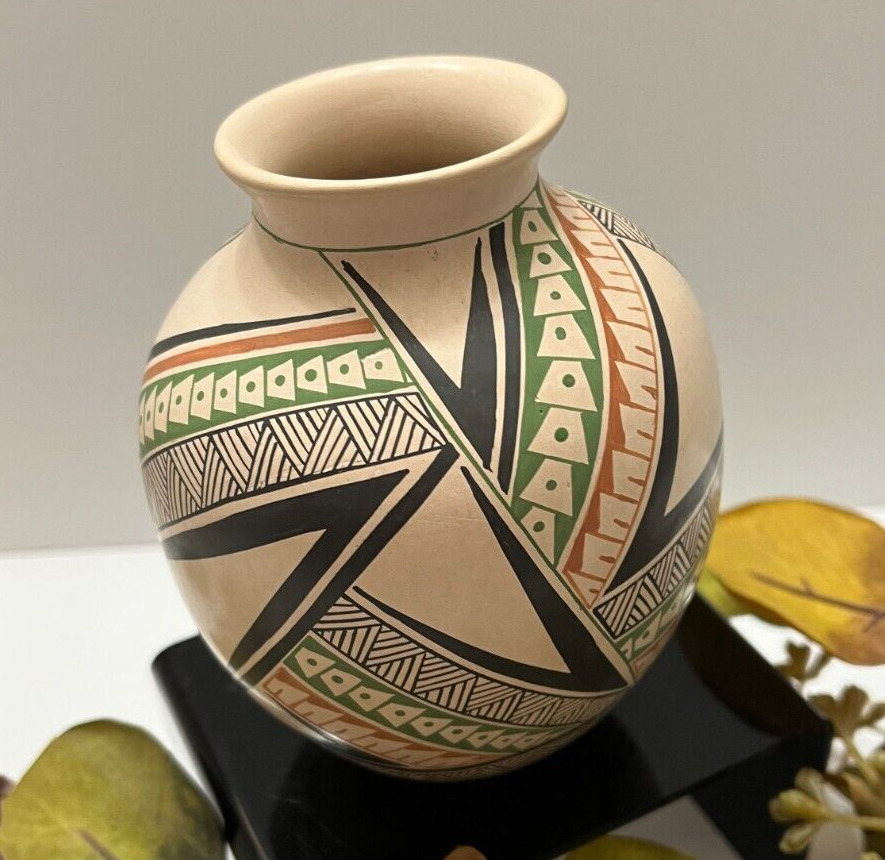 Mata Ortiz Pottery Fine Folk Art Silvia Veloz Mexican Paquime Mexico Ceramic Art