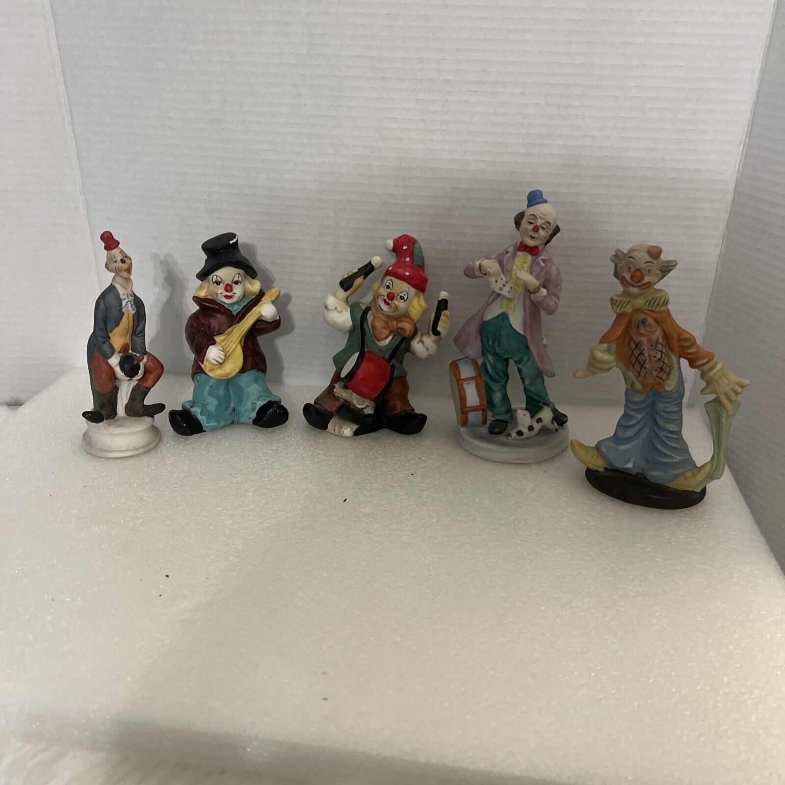 Vintage Porcelain clowns figurine lot Of (5)  3 Are 6 In Tall 2 Are 7 In Tall