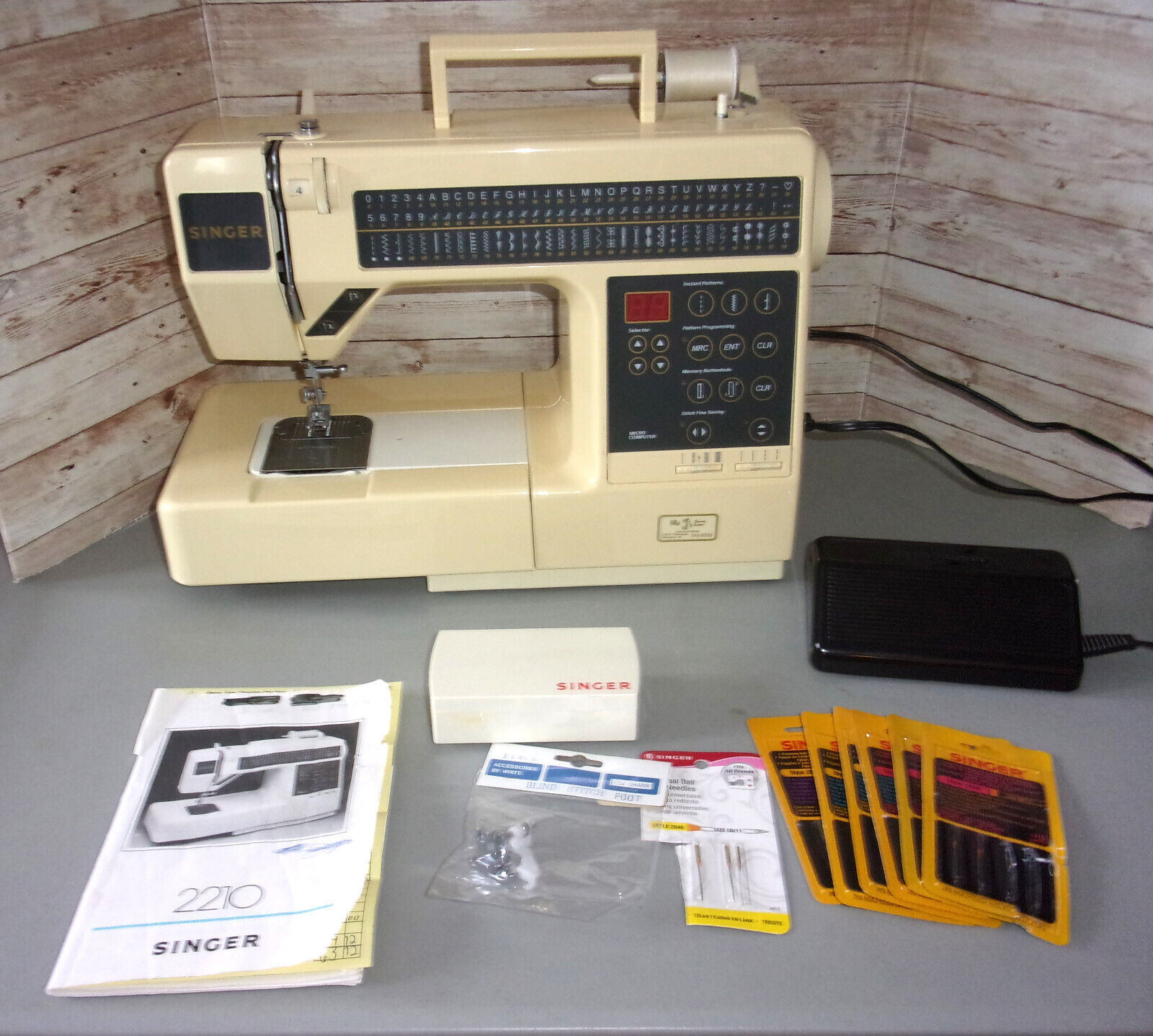 Singer 2210 Athena Computerized Embroidery Sewing Machine  Tested & Working