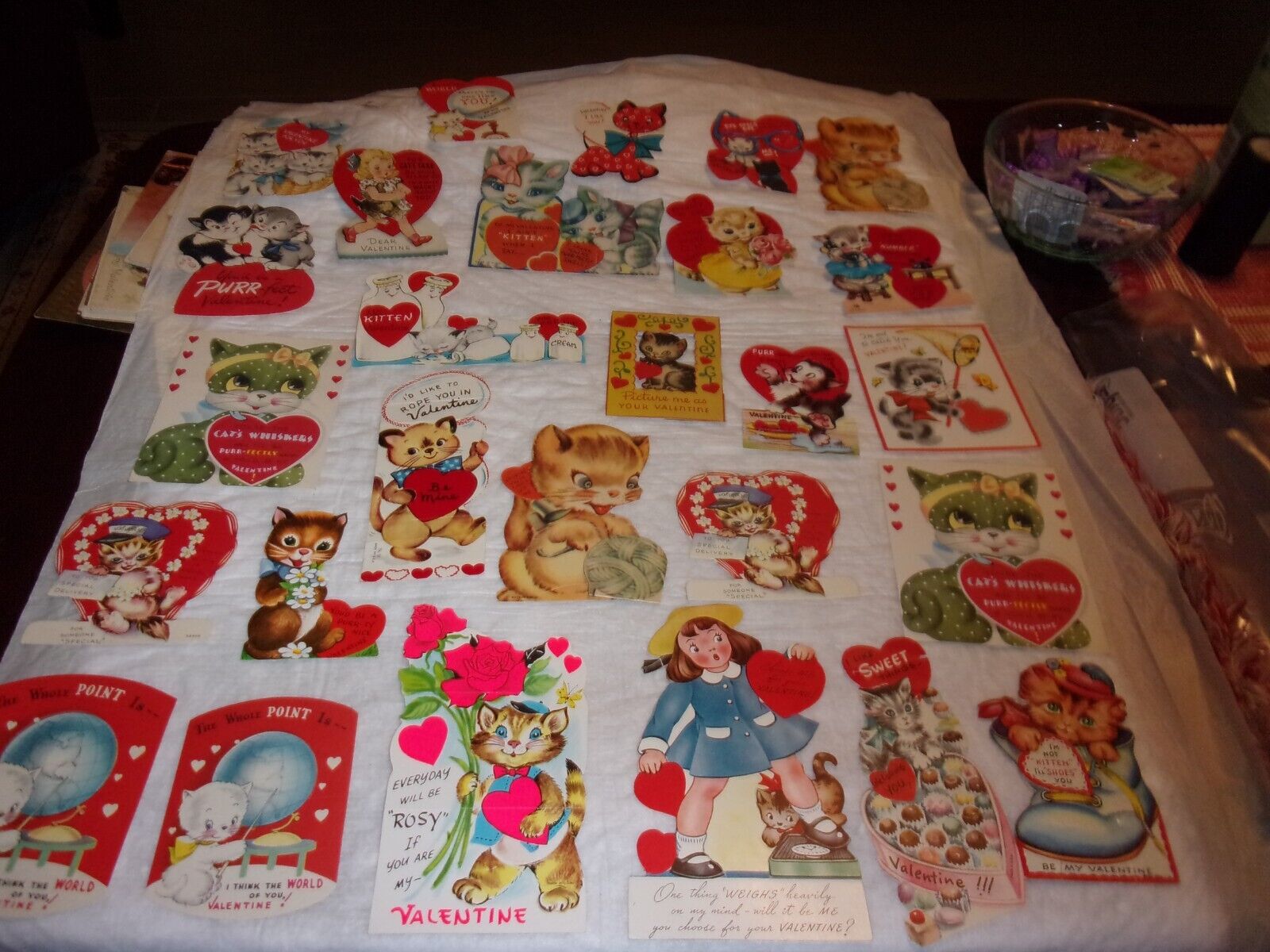Large lot of vintage VALENTINES, all with Kittens