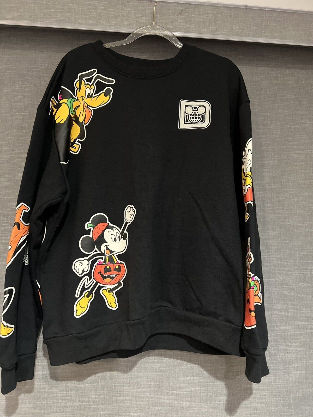 Disney Parks 2022 Halloween Mickey & Friends Black Pullover Crew Sweatshirt XL