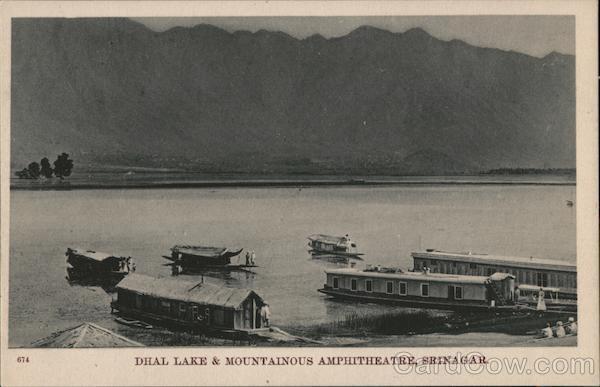 India Srinagar Dhal Lake and mountainous amphitheatre Postcard Vintage Post Card