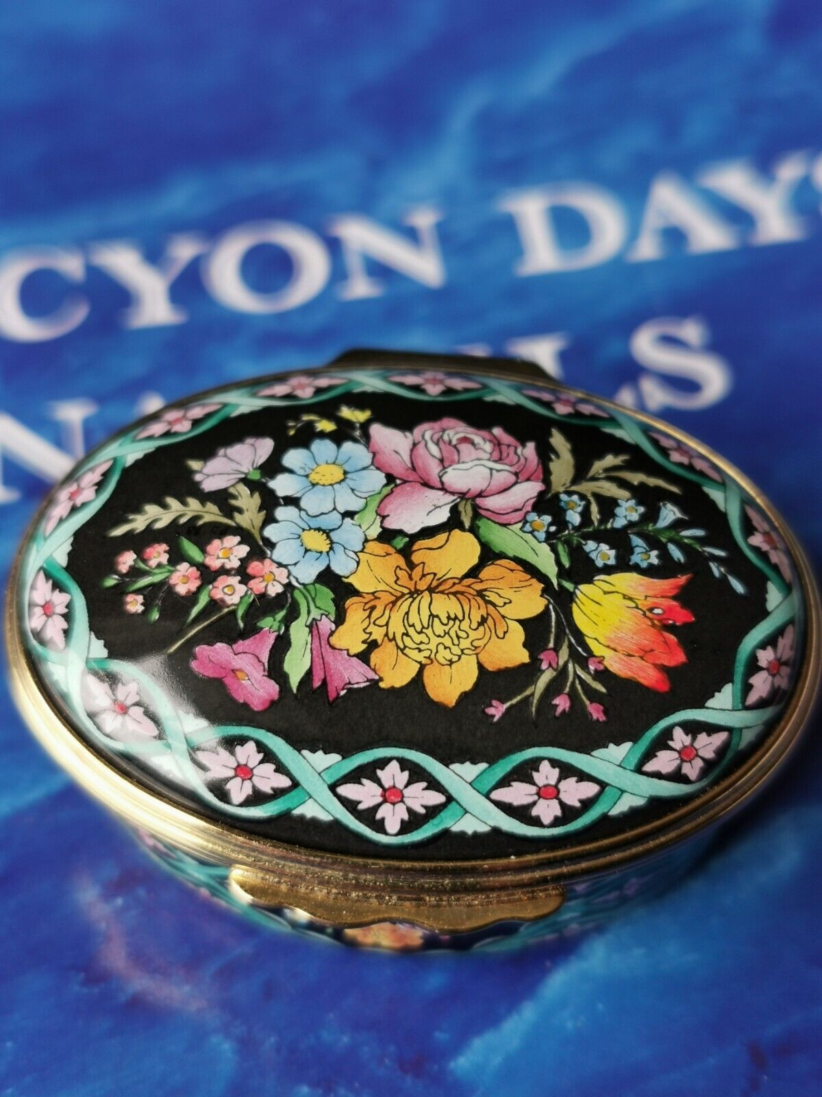  ~ Halcyon Days Enamels Beautiful Oval Floral Box ~