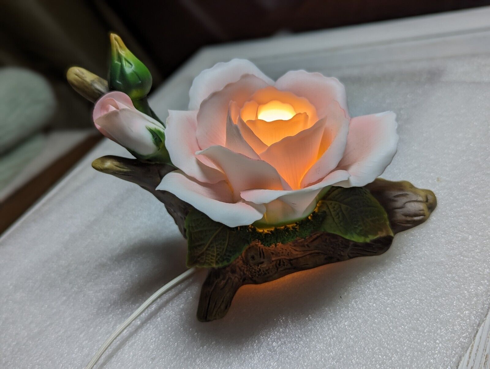 Vintage Porcelain Gorgeous Pink Rose Night Light With 5.5 Foot Cord