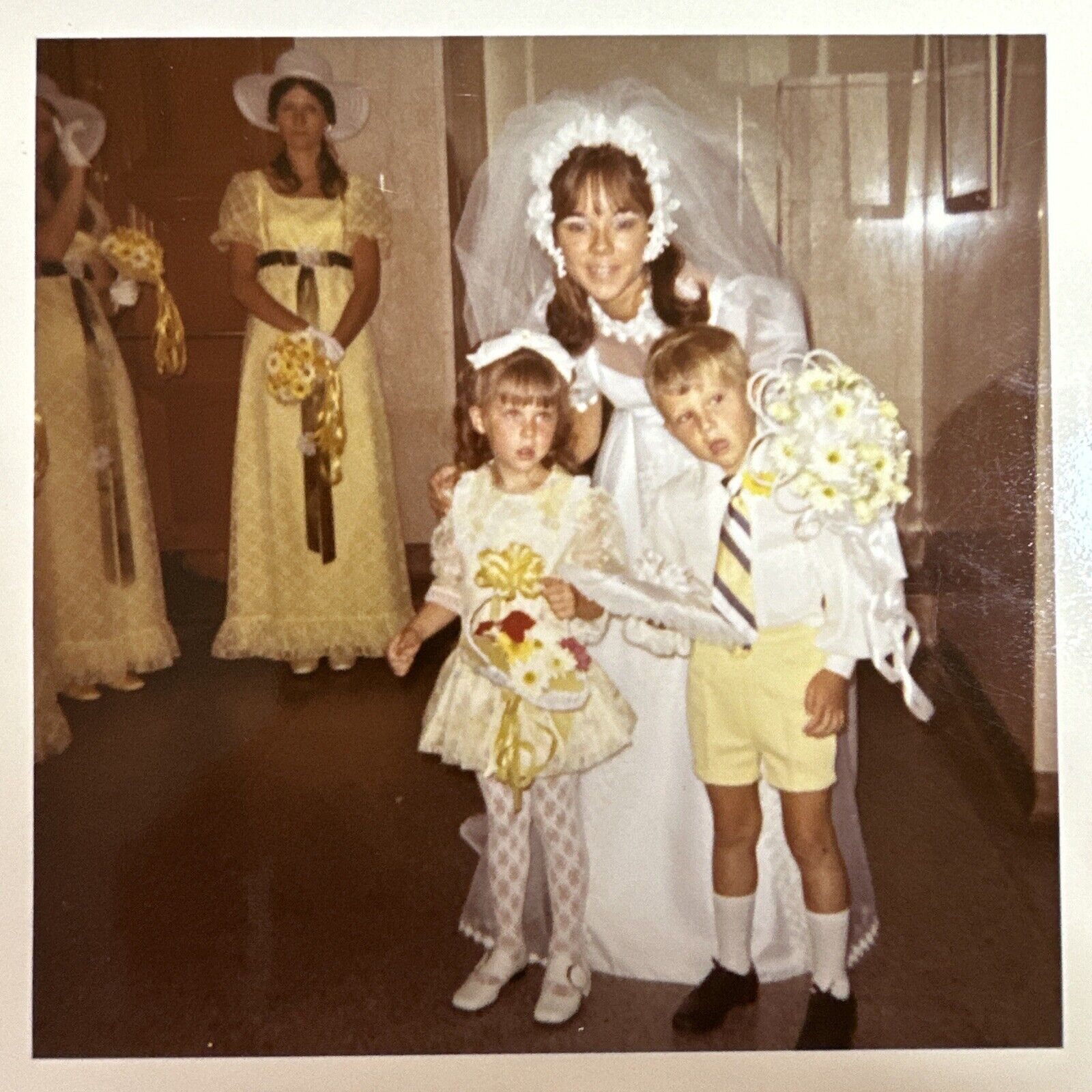 VINTAGE PHOTO Extremely Yellow Wedding Daisies bride Bridesmaids 1971 Snapshot