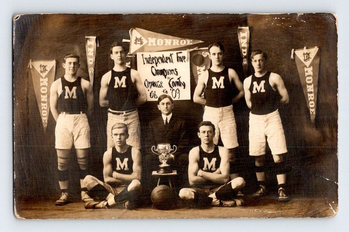 RPPC 1910. MONROE, NY. ORANGE COUNTY BASKETBALL CHAMPIONS. POSTCARD ST1