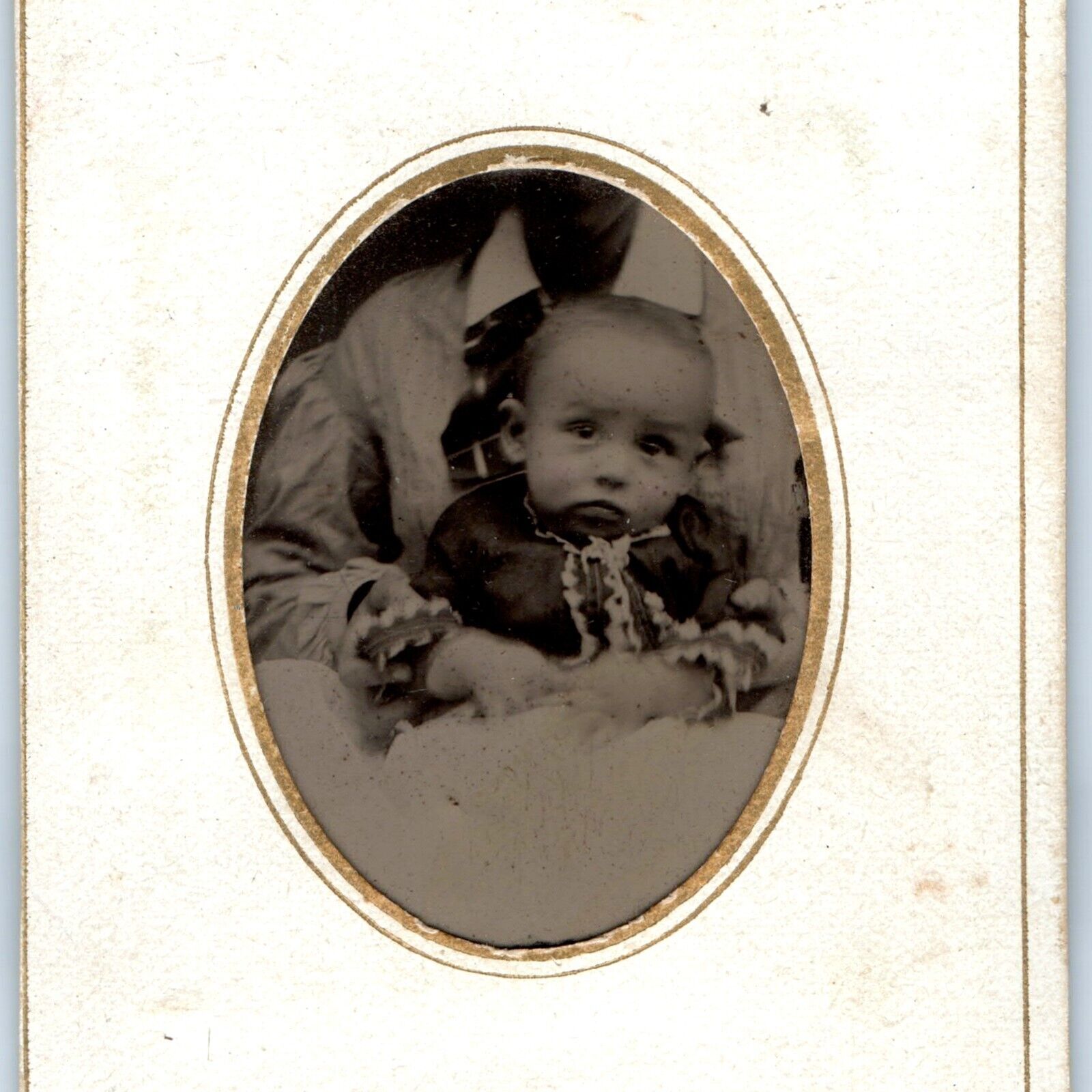 c1860s Cute Mother Holding Baby Boy / Girl Tintype Photo Card Ethnic Tint H38