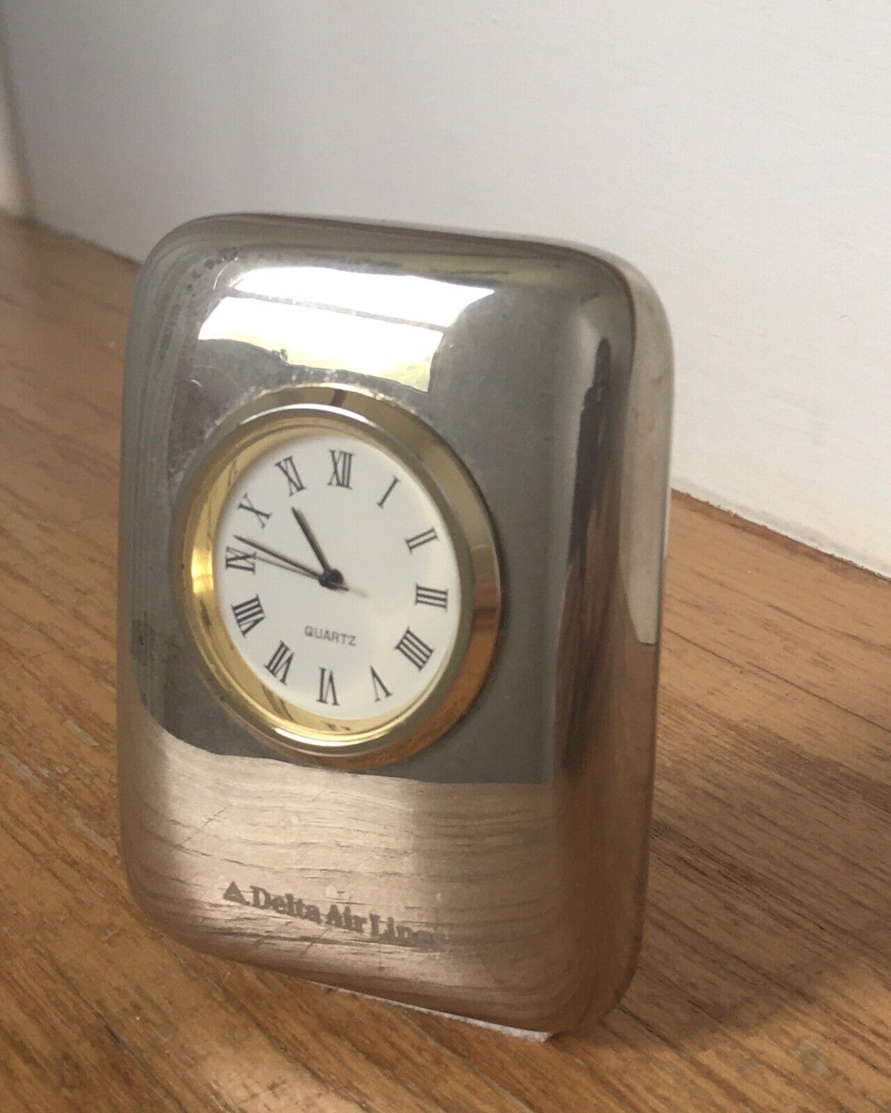 Rare Vintage Delta Air Lines Heavy Stainless Steel/ Silver Metal Quartz Clock