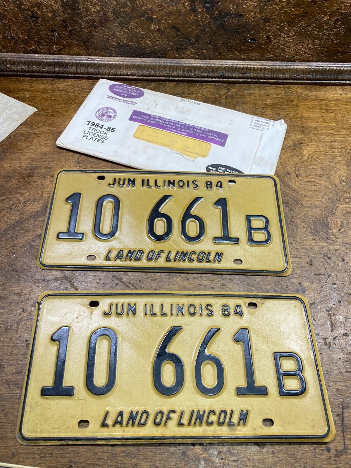Original Match Pair of 1984 Illinois Car License Plate 10 661 b Automobile Tags