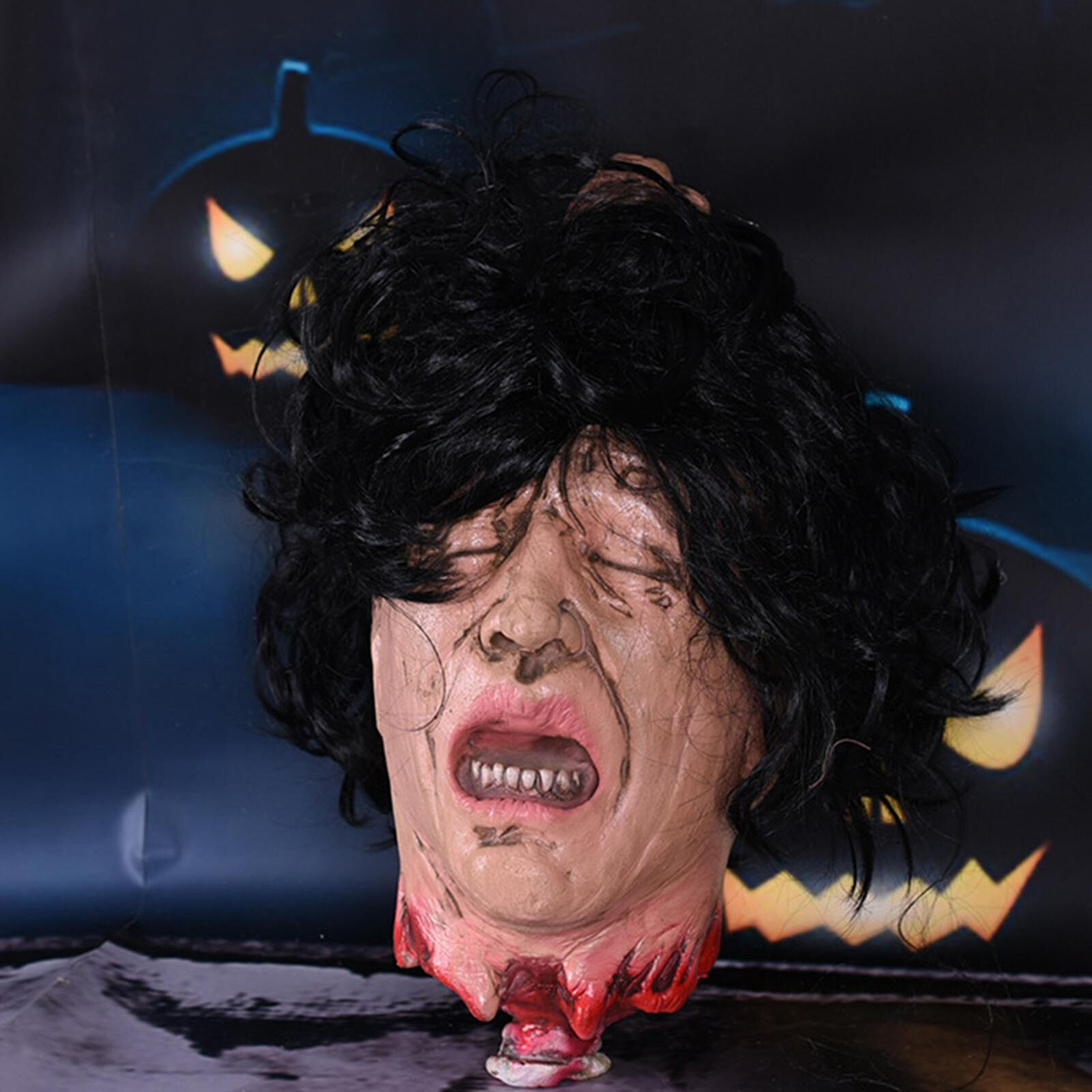 Screaming Severed Head Prop Cut Off Haunted House Halloween Life Size Blood