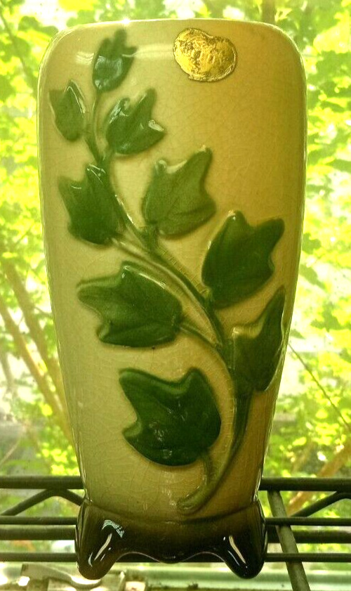 Vintage Royal Copeland Cream Green Ivy Footed Crackle Glaze Vase w Orig Label