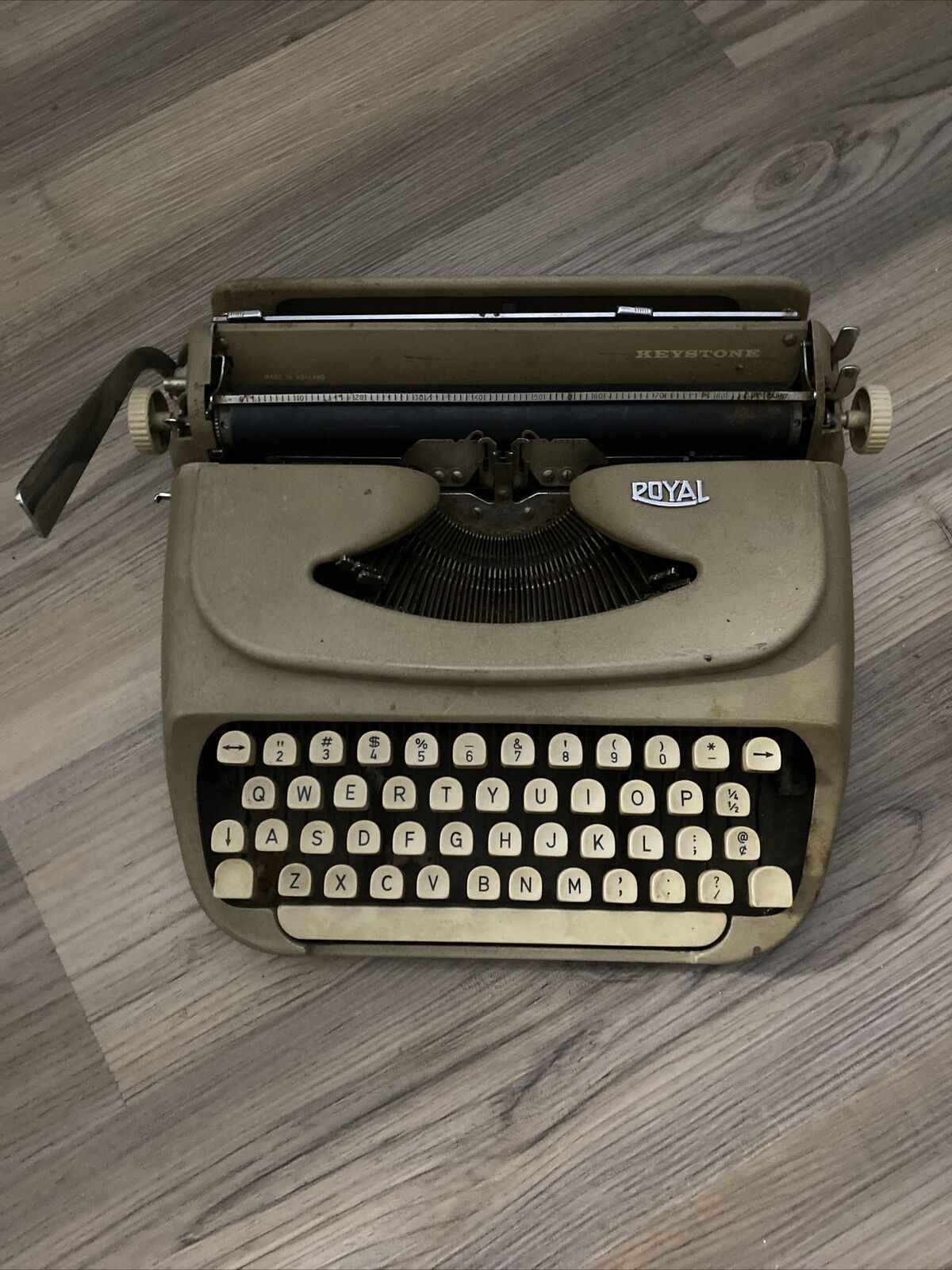 Vtg Royal Keystone Typewriter 1960s + Case Made In Holland PARTS/REPAIR