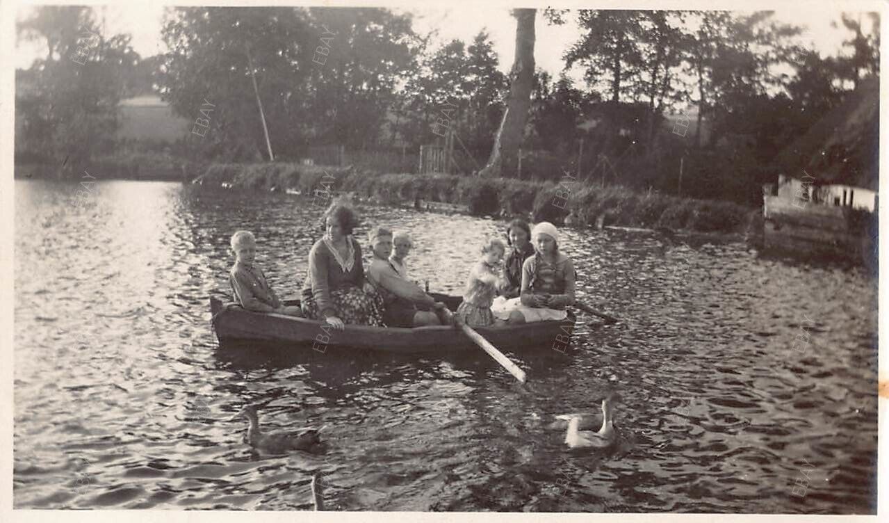 Old Photo Snapshot Woman Girls Boys Rising A Boat #48 Z24