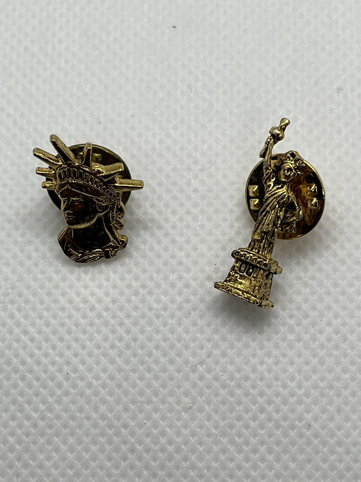 2 Vintage Statue Of Liberty Hat Pins USA