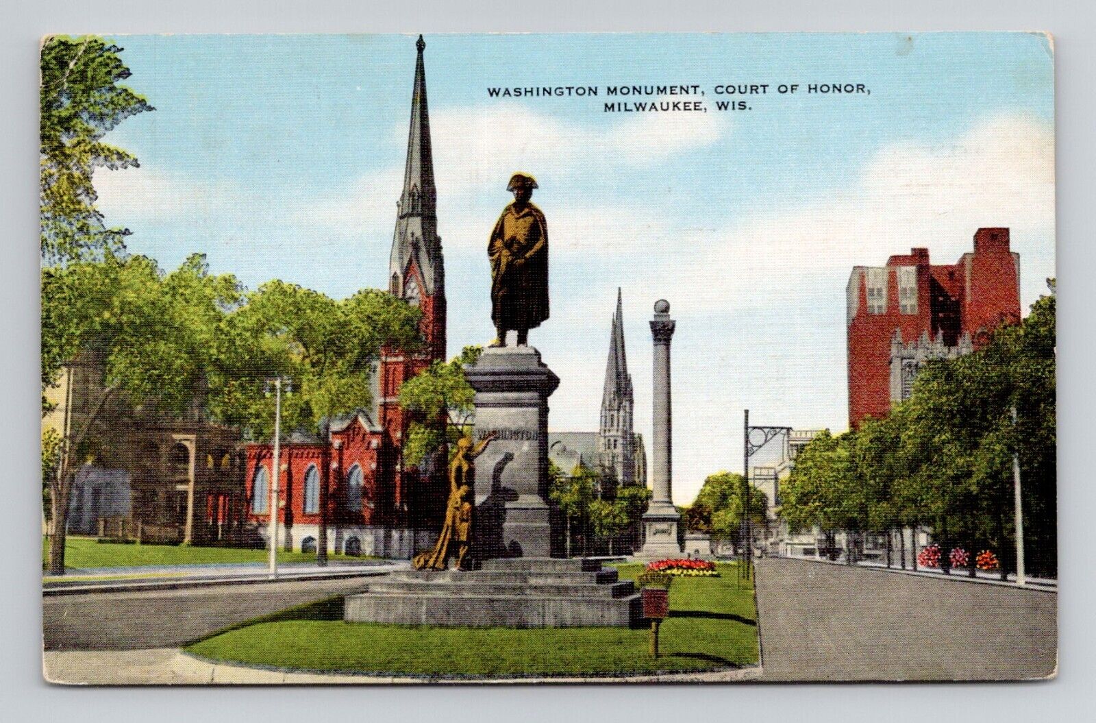 Postcard Washington Monument in Milwaukee Wisconsin, Vintage Linen L6