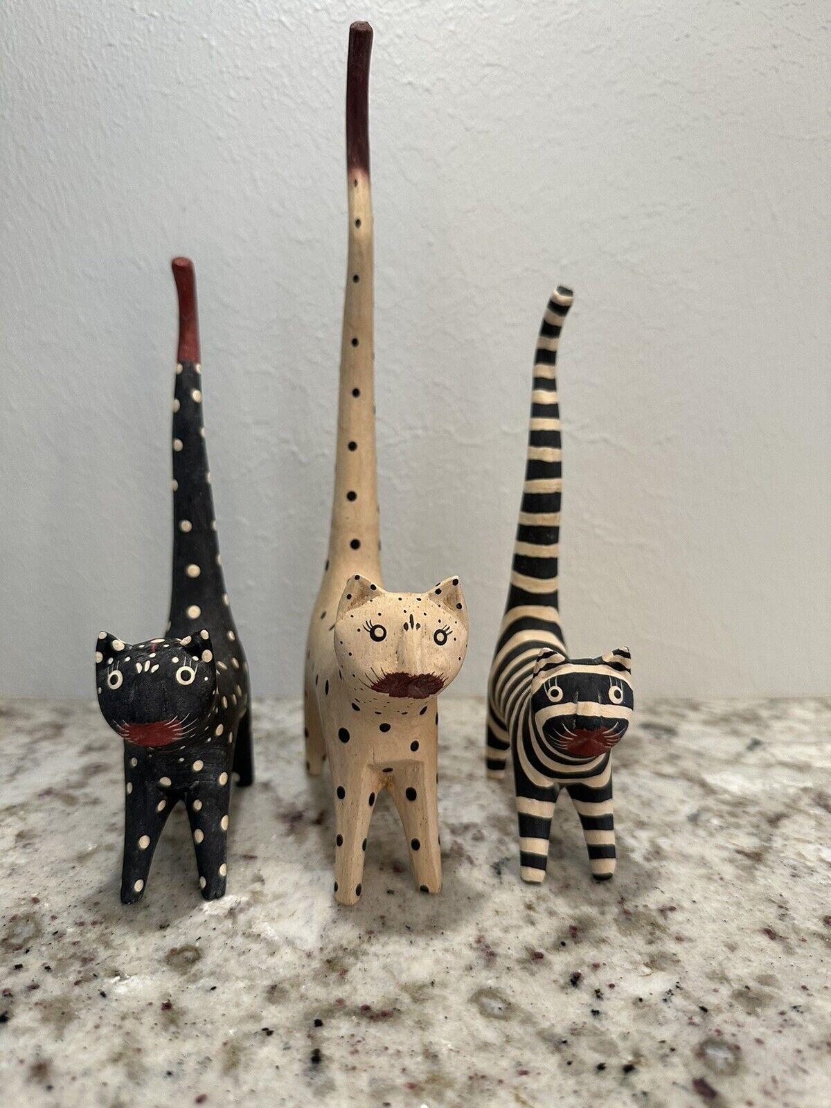LONG TAIL WOODEN “MOMMY AND HER 2 KITTENS” HAND PAINTED FOLK ART