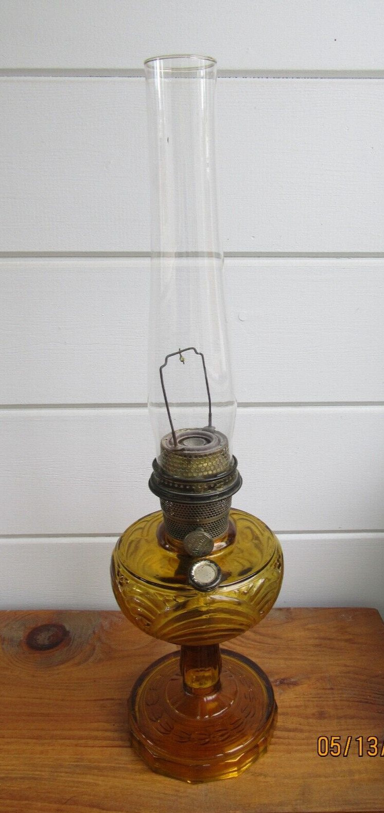 Vintage ALADDIN OIL LAMP Model B AMBER WASHINGTON DRAPE Original Chimney