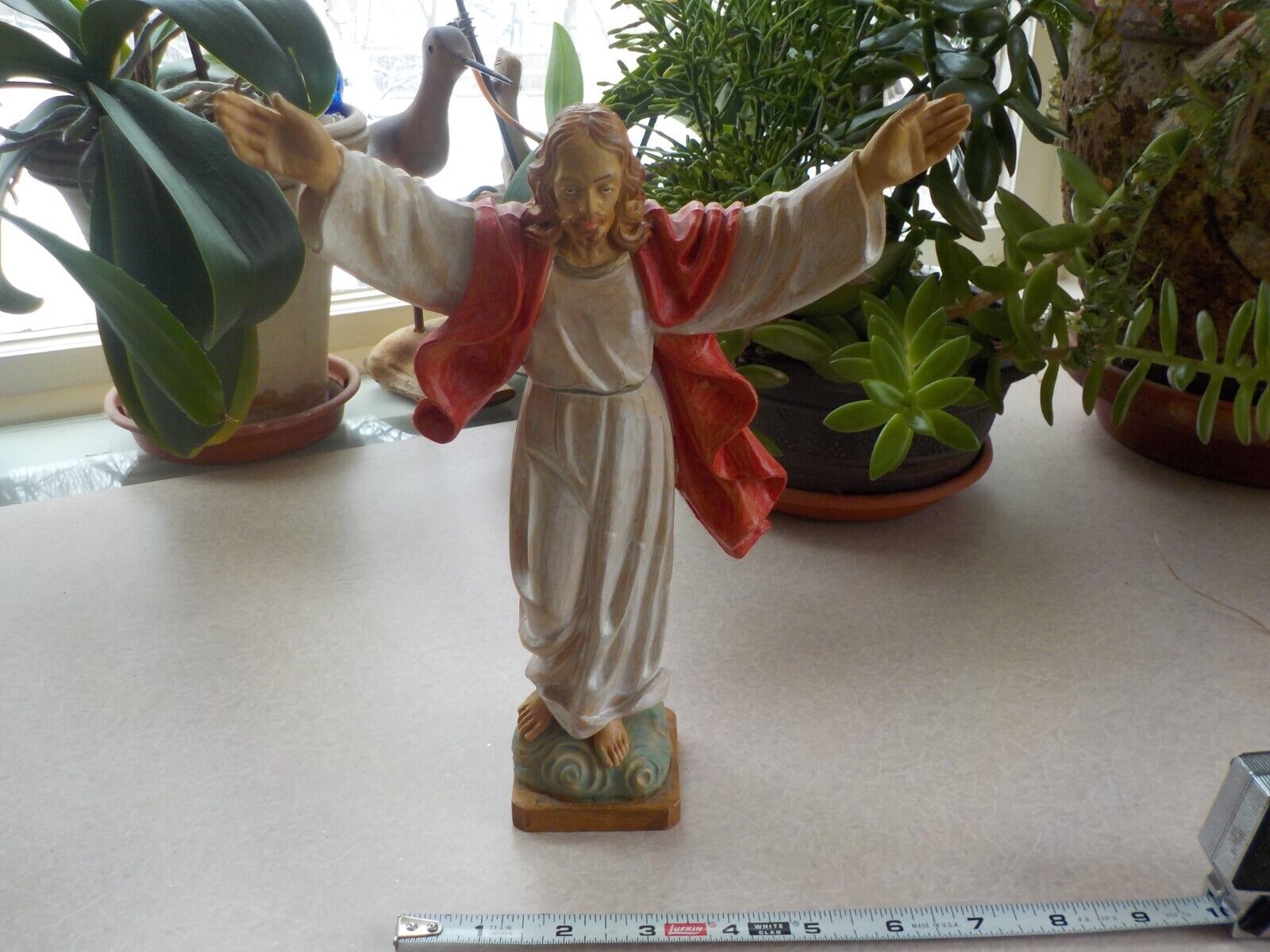 Jesus Christ figurine Statue With Arms Raised Resin Italy 2/85 -9 1/2”