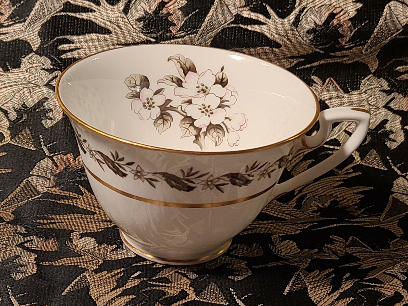 Vintage Royal Worcester BERNINA Bone China White Flowers Cup 