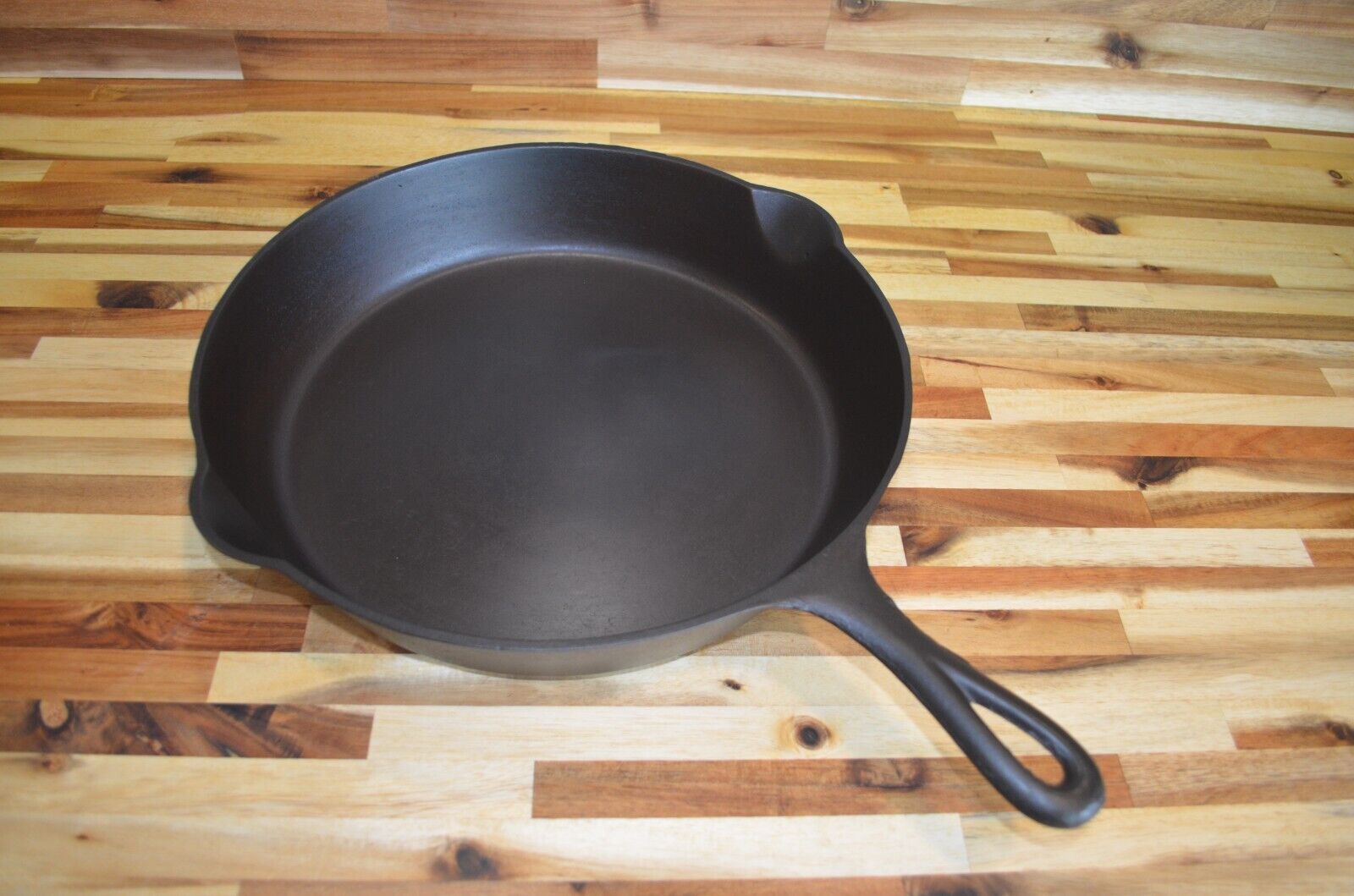 Griswold Slant Logo #10 716 A Cast Iron Skillet with Heat Ring - Restored 