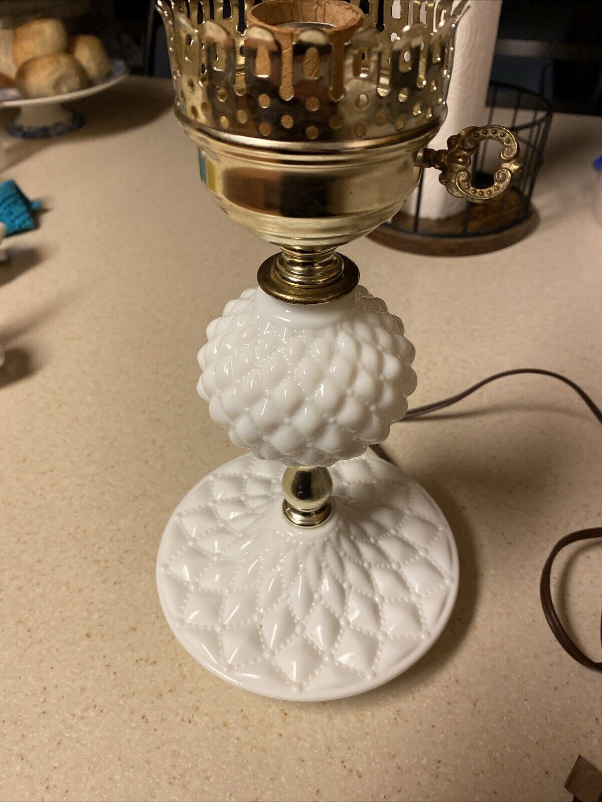 Vintage White Milk Glass Hobnail Table Lamp, Quilted Look. Works