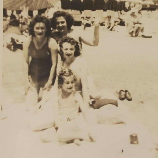 Vintage 1940s B&W Photo Women & Little Girl on Beach Family Photos Phila. Area